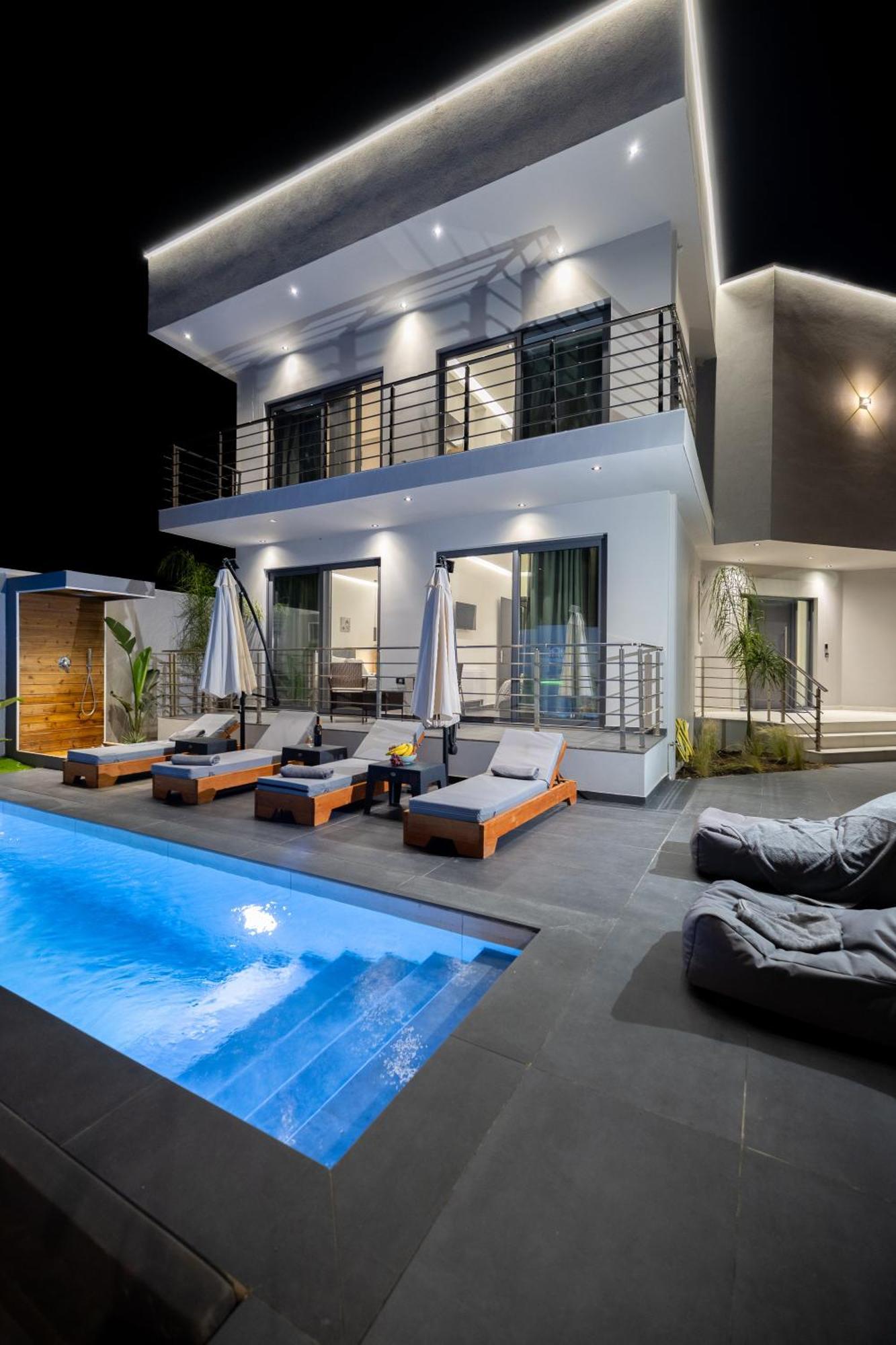 Μr & Μrs Grey Luxury Villas Ambelokipoi  Экстерьер фото